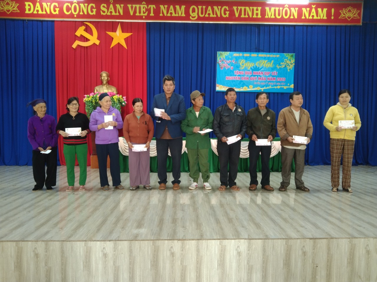 NÔNG DÂN